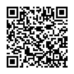 此人花了那么大的代价才将一件上品圣器买到手二维码生成