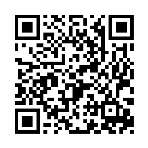 此刻我们三个的注意力全都在孩子身上二维码生成