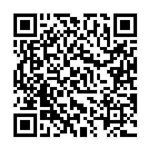 此刻竟然将主意打到他刚刚才购买的这柄上品圣器上了二维码生成