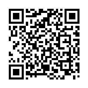 此刻这身材五短的男子明显是有意针对二维码生成