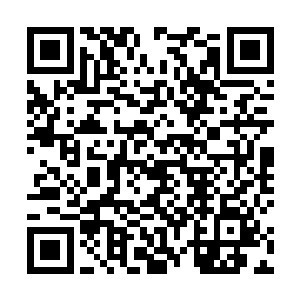 此刻金河之畔已经看不到任何一个打捞金属的冒险者了二维码生成