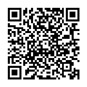 此时坐在水榭中的杨庆正拿着秦薇薇上奏的奏报直摇头二维码生成