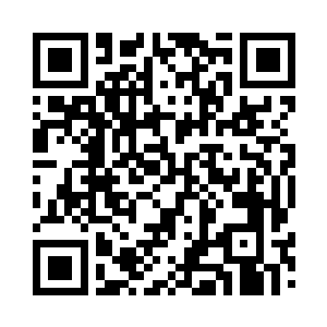 此时安妮正拿着乔纳的包里的泰迪熊二维码生成