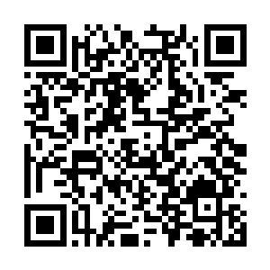 此时小楼正对了一个戴着的眼镜的中年男子沉声说二维码生成