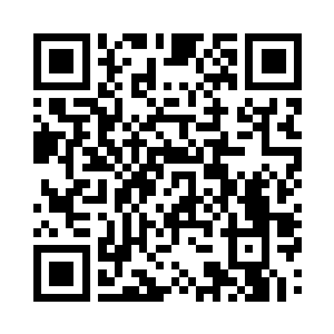 此时搁在沙发旁边的包里的电话响了起来二维码生成