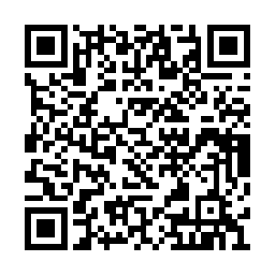 此时的自己真的好想冲上去一把搂住对方的身体二维码生成