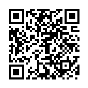 武炅坐在十五军团驻扎部队专属军用悬浮车二维码生成