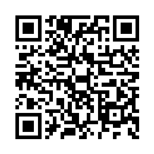 每一个人安静地蜷缩在残破的土墙边稍事休息二维码生成