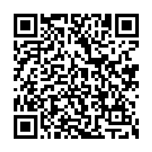 每一个摊点在最显眼的地方竖着火光熊熊的锅灶二维码生成