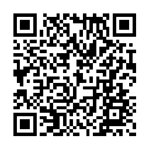 每一只怪兽的身上都站着一名光膀子的赤发汉子二维码生成