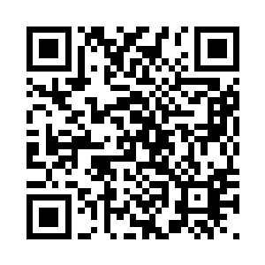 每个沙袋都被笼罩在血红的火光之中二维码生成