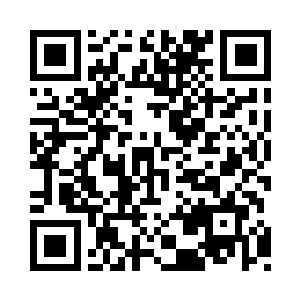 毛笔上的墨汁自然滴落……沾染了这一张纸二维码生成
