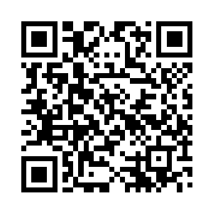 水晶吓得急忙钻进慕容仙儿胸口的衣裳里二维码生成