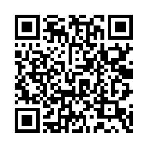 江少游将大半个身子都缩在络腮胡子的后面二维码生成