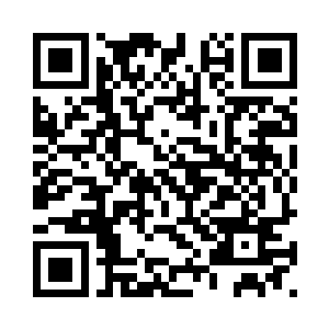 江帆手指着五十米远的红色水果道二维码生成