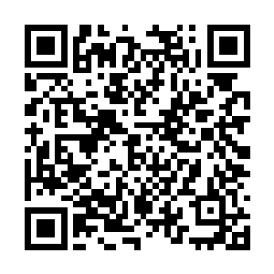 池佳一急忙费力的将那一层包裹着乳液的薄膜撑破二维码生成