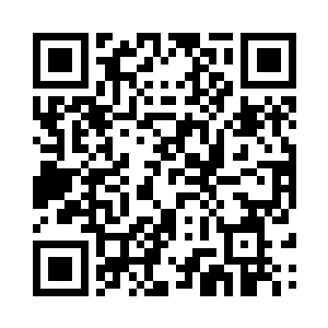 沈千寻和三公子走到宛荣夫妇棺木前二维码生成