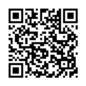 沈千寻和龙天语一起坐在一块山石上看风景二维码生成