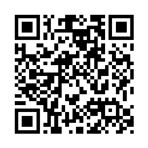 沈大才面色惊讶的看着天空的那片黑色的云朵二维码生成