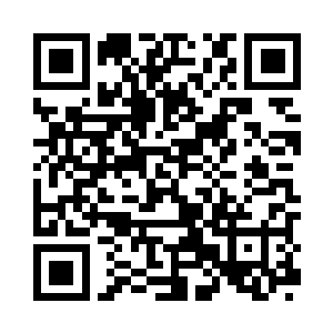 沈良和叶琳站在一起听着里面传来的哭闹声二维码生成