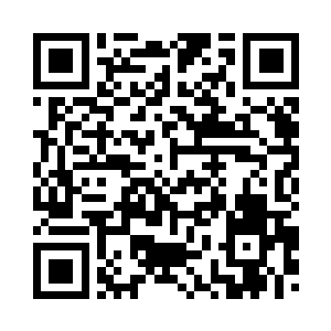 沈音苒从梳妆镜里看身后的皇贵妃二维码生成