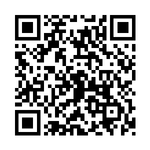 没有发现异常便又喊几个人绑着绳子往前面二维码生成