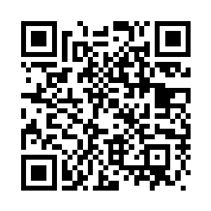 注视的看着自己地上面坐着的警官二维码生成