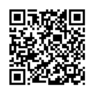 洪出尘和龚明见到在楼梯口处出现的是许紫烟二维码生成