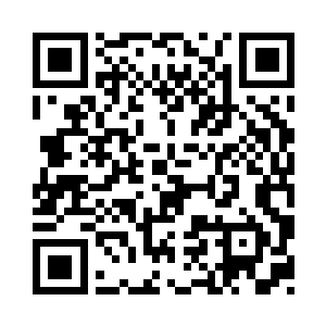 洪涛的父亲拿着洪涛自己改的那条裤子二维码生成