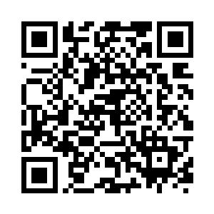 浑然不在意饱满的乳峰又蹭上了男人的胳膊二维码生成