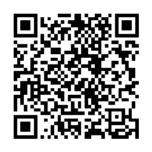 渐渐的很多人都是将这个身穿黑羽长袍的年轻人认了出来二维码生成