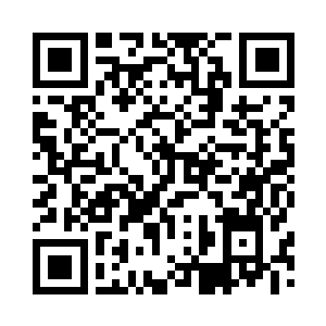 湿乎乎的街面又把灯光反射到荧幕上二维码生成