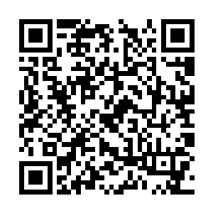 滚滚的金光在虚空中化作一把一丈方圆的金色大斧二维码生成
