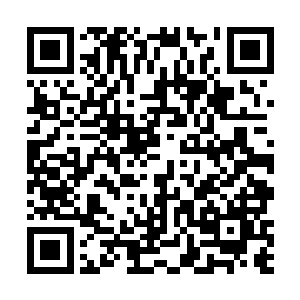 滚烫的热血如喷泉似地从皇甫归一的脖颈处喷射了出来二维码生成