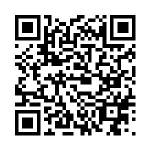 满地的白石上面有十余个黑色的足痕二维码生成