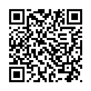 满脸泪水的趴在他的肩膀上睡着了二维码生成