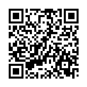 漆黑似子夜的眸里绽起一抹几不可见的笑二维码生成