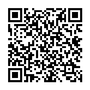 漠无表情地突然一只手如闪电般扣住了那短寸头男子的咽喉二维码生成