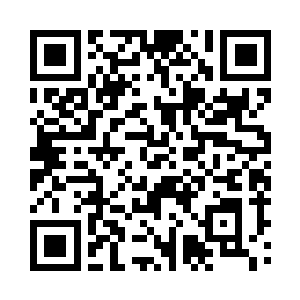漫不经心地看一眼这些黑衣人所站的方位二维码生成