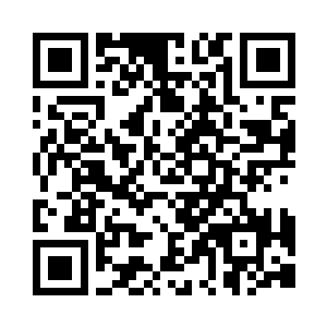 火的发红的岩浆顺着手臂抬上爆射而出二维码生成