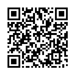 然后一刀敲开了旁边的一家店的玻璃窗户二维码生成