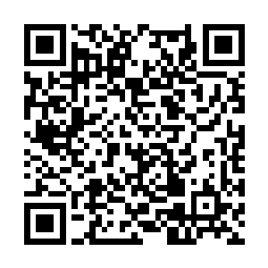 然后一只血色的巨手也朝着雷神之锤上面抓了过去二维码生成