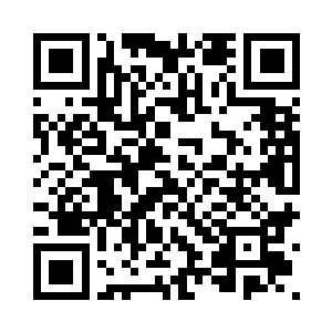 然后一脚将他踢飞在附近的杂物里二维码生成