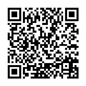 然后一道诡异的光柱也瞬间直接从天碑上面散发出来二维码生成
