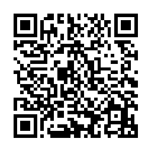 然后上面那三个保持着优美舞姿的三个晶石人像直接活了过来二维码生成