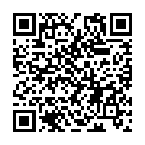 然后作战队员立刻上前将六名人质带到了安全区域二维码生成