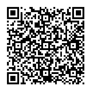 然后像是想起什么腾的坐了起来看着自己青紫的身子和已经没有外人的屋子一阵呆愣……二维码生成