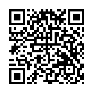 然后向准备去开门的佣人示意了一下二维码生成