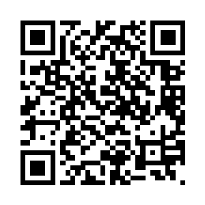 然后在她瞪大双眼的灼热目光注视下二维码生成