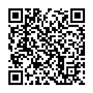 然后将之形状切得刚刚好可以吻合吴陀断手的部分二维码生成